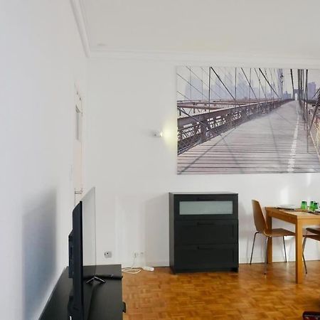 Ixelles: Superbe Appartement, Idealement Situe Brussels Luaran gambar