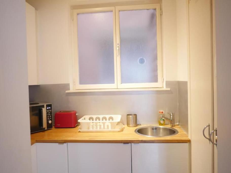 Ixelles: Superbe Appartement, Idealement Situe Brussels Luaran gambar