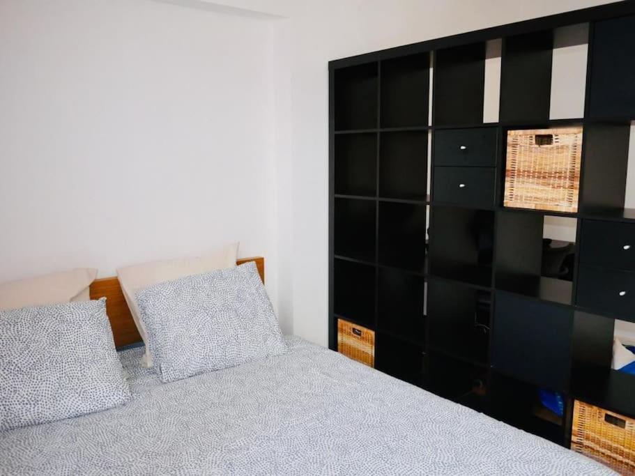 Ixelles: Superbe Appartement, Idealement Situe Brussels Luaran gambar